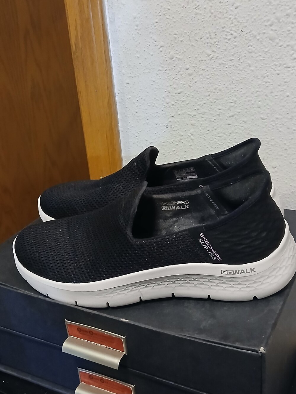 Skechers GO WALK Slip-Ins Black White Women’s Walking Shoes Size 10